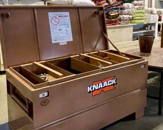 KNAACK HEAVY DUTY METAL TOOL BOX