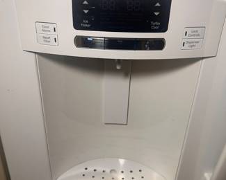 Ice System: Dual icemaker