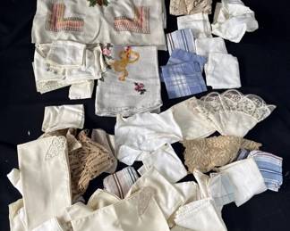 Lot 371h  Lot of vintage table place mats