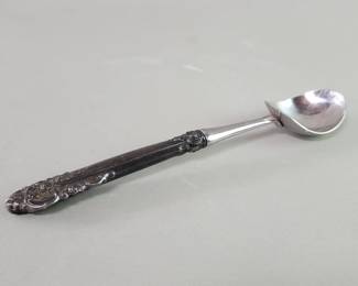 066  Lot 406  Sterling silver handle sugar shell spoon