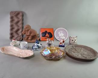 Lot 416  Wedgwood plate, carnival glass bowl, ceramic,