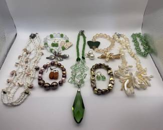 Lot 250h  Group of costume jewelry  Necklaces, bracelets,
