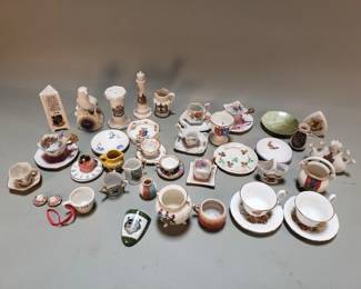 Lot 519  Group of vintage mini porcelain knickknacks