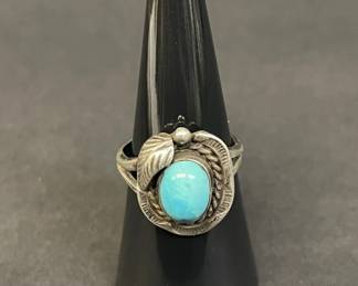 088  Lot 475h  Vintage sterling silver and turquoise ring