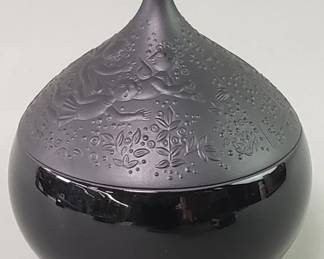 Lot 92  Rosen Thal studioline porcelain lidded bowl