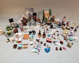 Lot 513  Group of miniature knickknacks