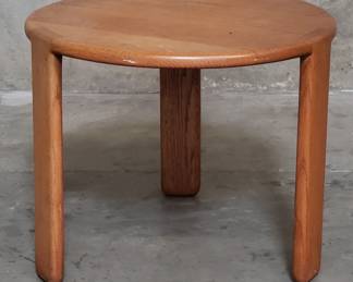 062  Lot 26  Stickleystyle custom made oak side side table