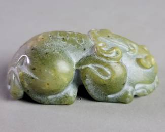122  Lot 287  Carved jade Pixiu figure