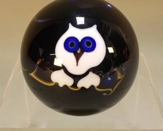 161  Lot 535  Signed Abelman art glass owl paperweight black