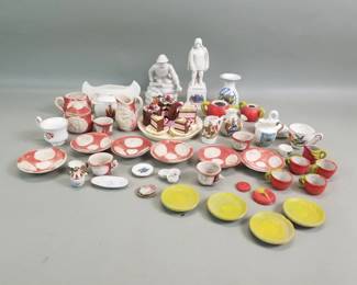 Lot 534  Group of knick knacks