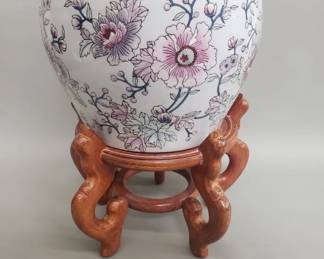 Lot 401  Chinese porcelain fish bowl planter on wood stand