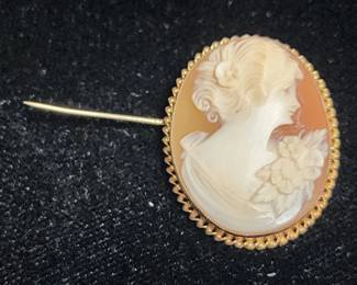 057  Lot 338h  Vintage 10k gold cameo broochpin