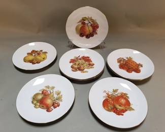 Lot 13  Eight Bareuther Bavaria Germany porcelain