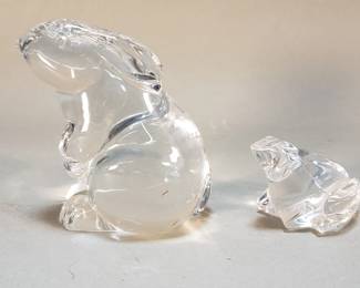 039  Lot 552  Baccarat France crystal rabbit and frog figurines