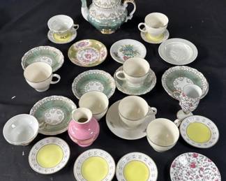 Lot 370h  Lot of ceramic items