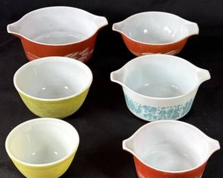 Lot 361h  Lot of 6 vintage Pyrex glass bowls
