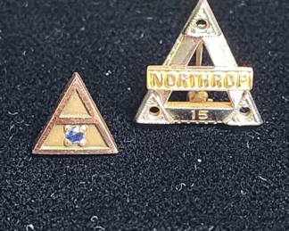 052  Lot 289h  10k gold vintage Northrop 15 year pin