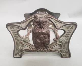 Lot 405  Art Nouveau expandable sliding book rack with o