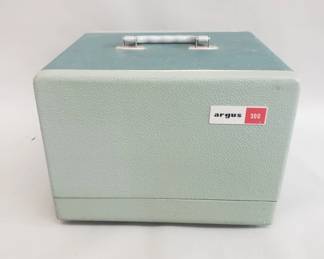 Lot 370  Vintage Argus 300 slide projector