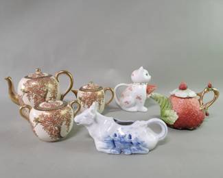 Lot 399  Three piece Japanese ceramic tea set, porcelain