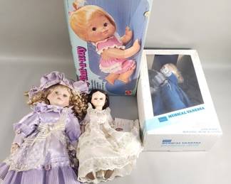 Lot 316  Group of vintage dolls