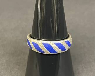 101  Lot 646h  Vintage sterling silver with blue enamel band ring