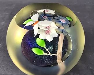 130  Lot 1  Vintage signed Abelman art glass floral