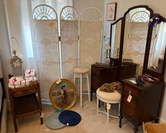 Wicker screen, vanity vintage picture, oak end table