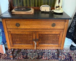 English tile back wash stand