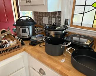 crock pots, pots/pans