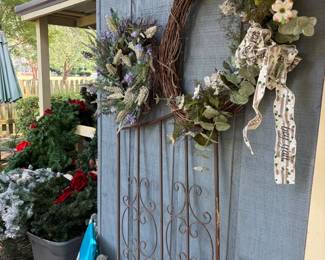outdoor misc, wreaths