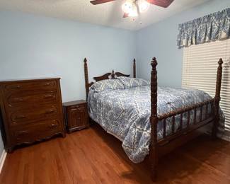 Lillian Russell Bedroom Set 