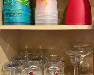 LOTS OF KITCHEN - BASIC GLASSWARE