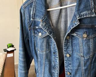 WOMEN'S DENIM JACKET