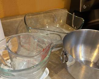 KITCHEN BASICS