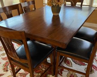 CLOSE UP OF DINING SET WITH 6 CHAIRS