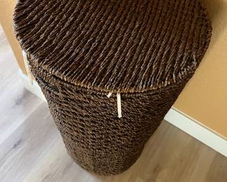 LINED LAUNDRY HAMPER