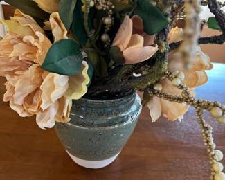 ARTIFICIAL FLORAL DECOR