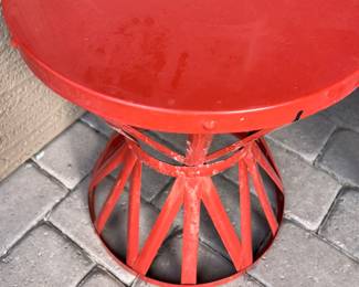 CLOSE UP OF ACCENT TABLE