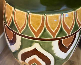 LARGE CERAMIC ACCENT PIECE