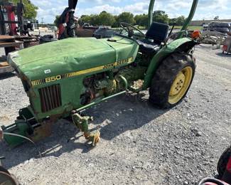 JOHN DEERE TRACTOR