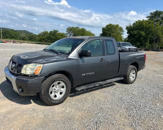 NISSAN TITAN TRUCK
