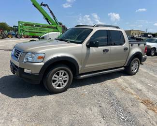 FORD EXPLORER TRAC TRUCK