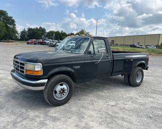 FORD DUALLY TRUCK