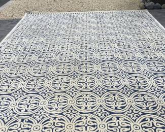 Blue/white wool rug “Cambridge” 11’ x 15”