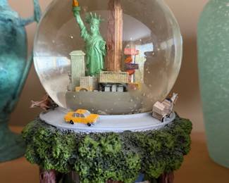 Vintage NYC Snow Globe