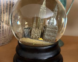 NYC Snow Globe