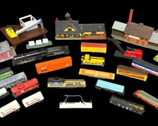 HO Scale Model Trains, Locomotives, Freight Cars Structures
