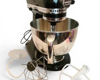 KitchenAid Artisan Stand Mixer w Attachments