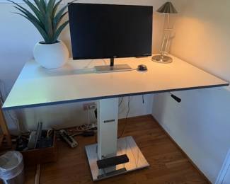 Hydraulic Drafting Table